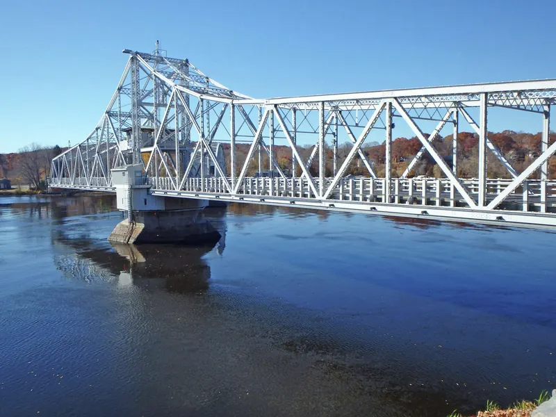 Swing bridge spanning the Connecticut River